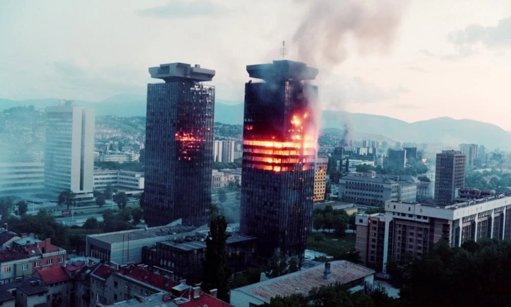 Ξεκίνησε η διάλυση της Βοσνίας- Τέσσερα ελικόπτερα UH-1H-II έστειλαν οι ΗΠΑ στους Βόσνιους μουσουλμάνους